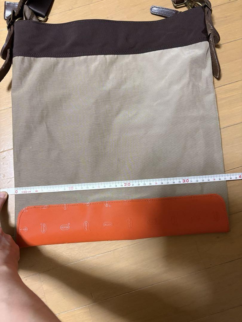 【vibram】オレンジカーキ ショルダーバッグ　2way vibram】オレンジカーキ ショルダーバッグ 2way - メルカリ