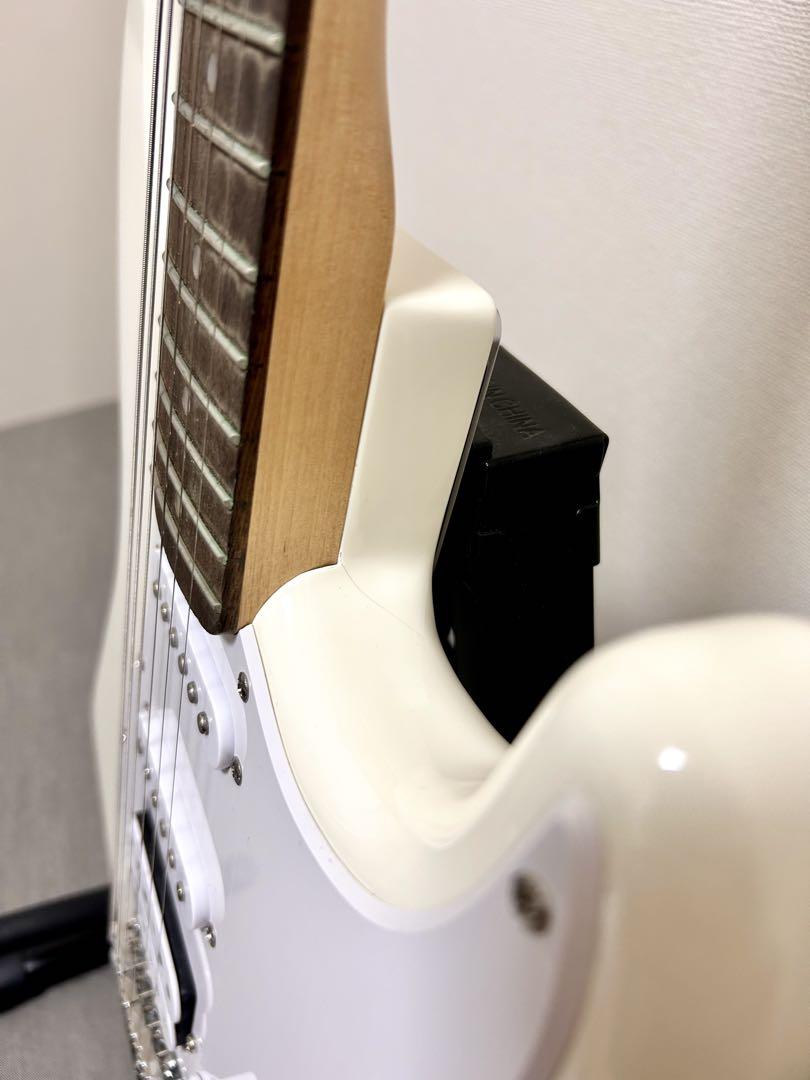 【匿名配送】squier bullet strat / エレキギター ホワイト 匿名配送】squier bullet strat / エレキギター ホワイト