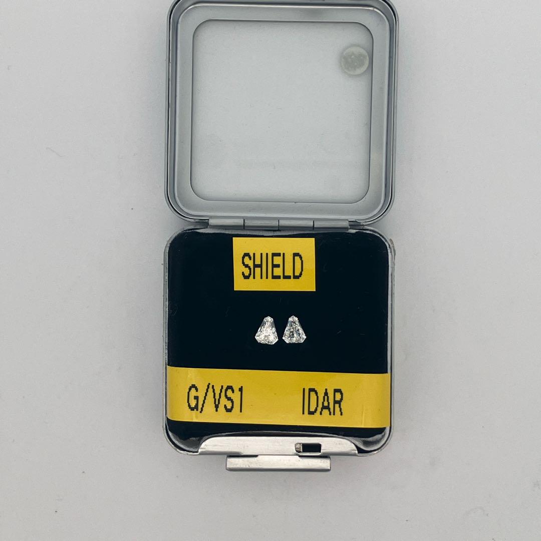 SHIELDカット ペア メレダイヤモンドルース 計0.44ct