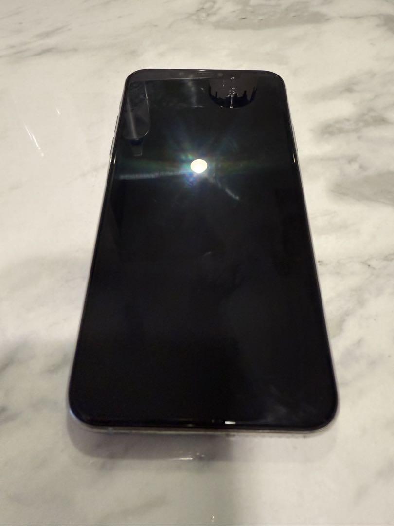 Apple iPhone 11 Pro Max シルバー　256GB