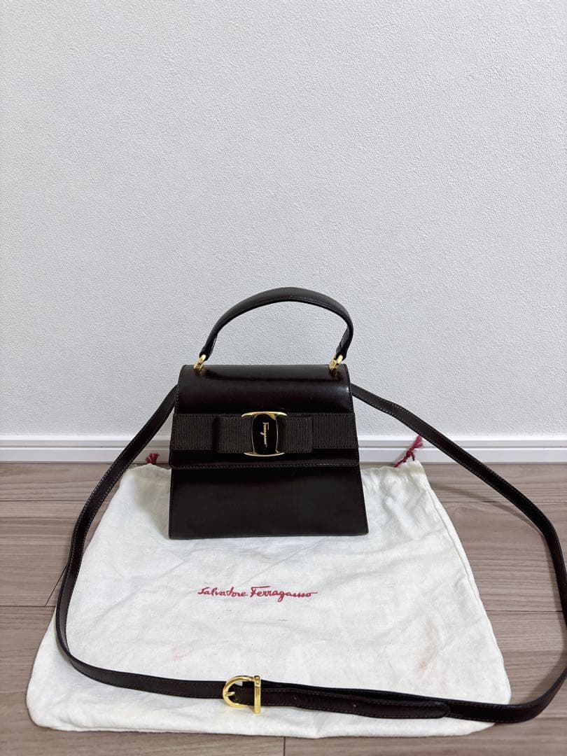 サルヴァトーレフェラガモ 2wayバッグ BW-215677 ヴァラ リボン