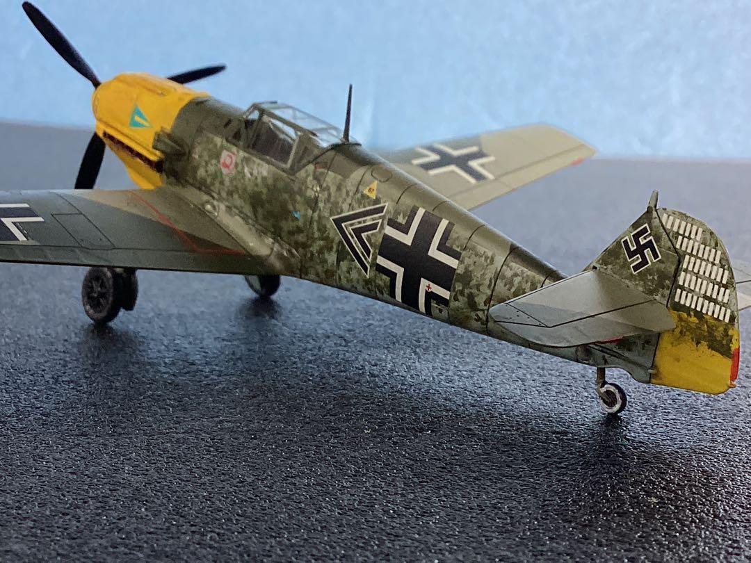 猫の虎
1\72 Bf109G14ハルトマン機+感謝品？