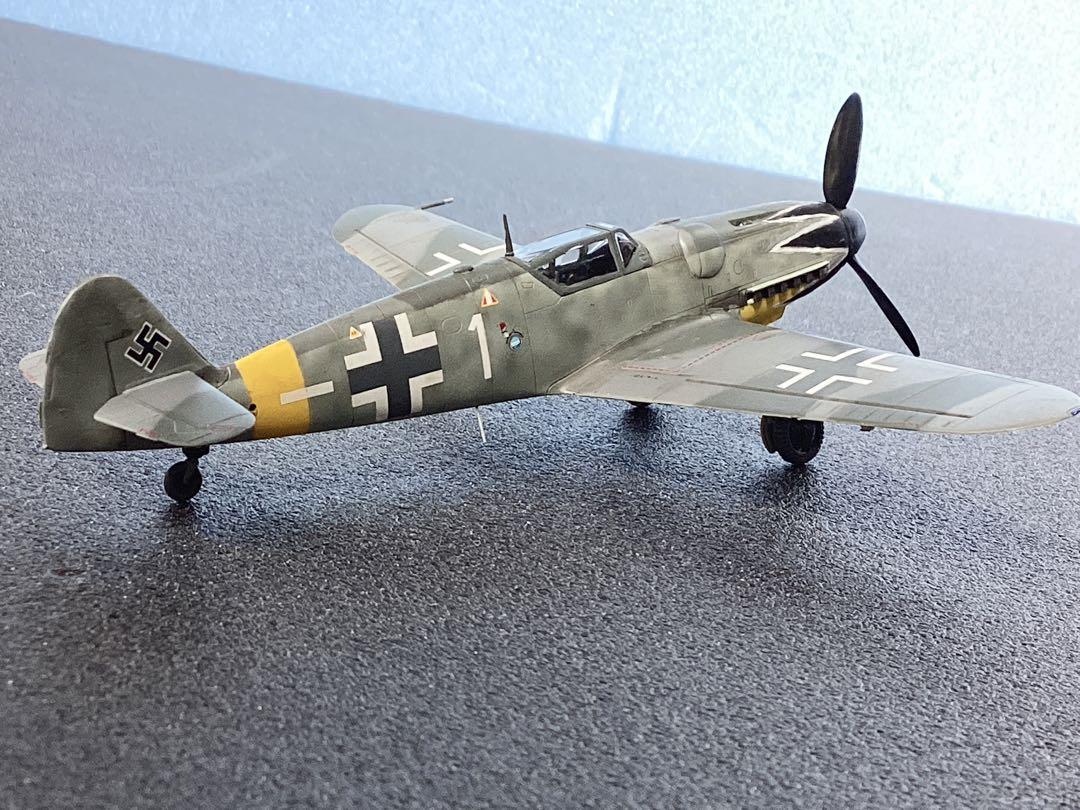 猫の虎
1\72 Bf109G14ハルトマン機+感謝品？