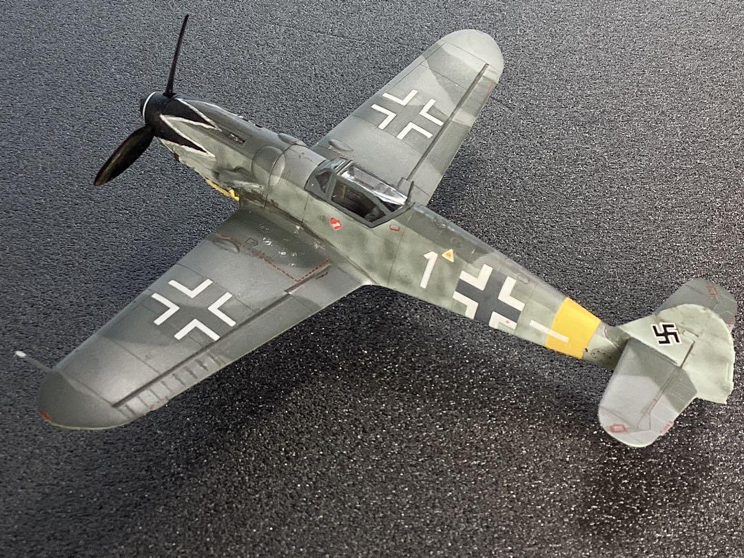 猫の虎
1\72 Bf109G14ハルトマン機+感謝品？