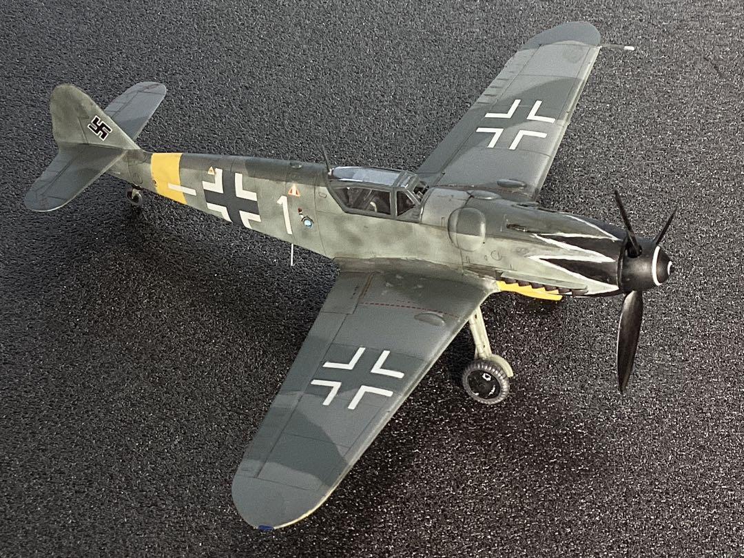 猫の虎
1\72 Bf109G14ハルトマン機+感謝品？