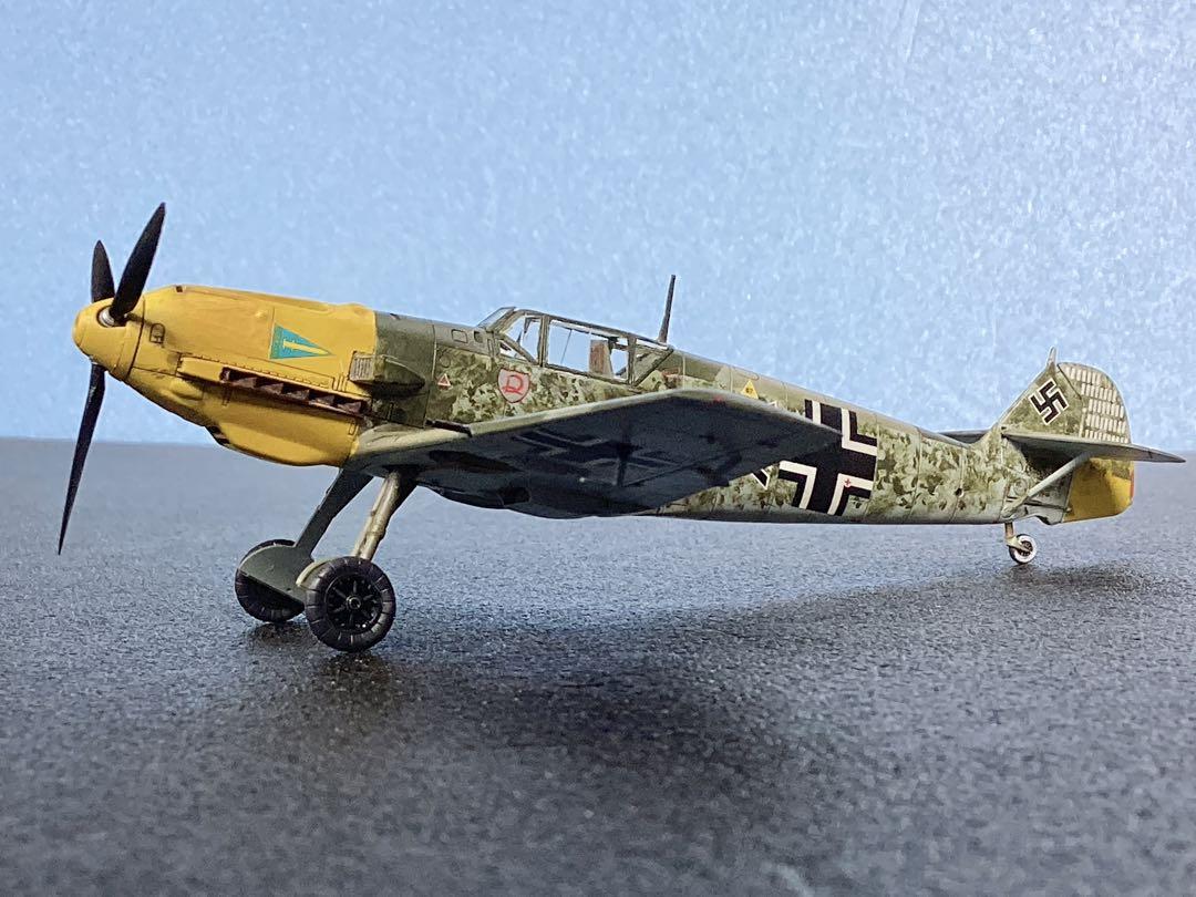 猫の虎
1\72 Bf109G14ハルトマン機+感謝品？