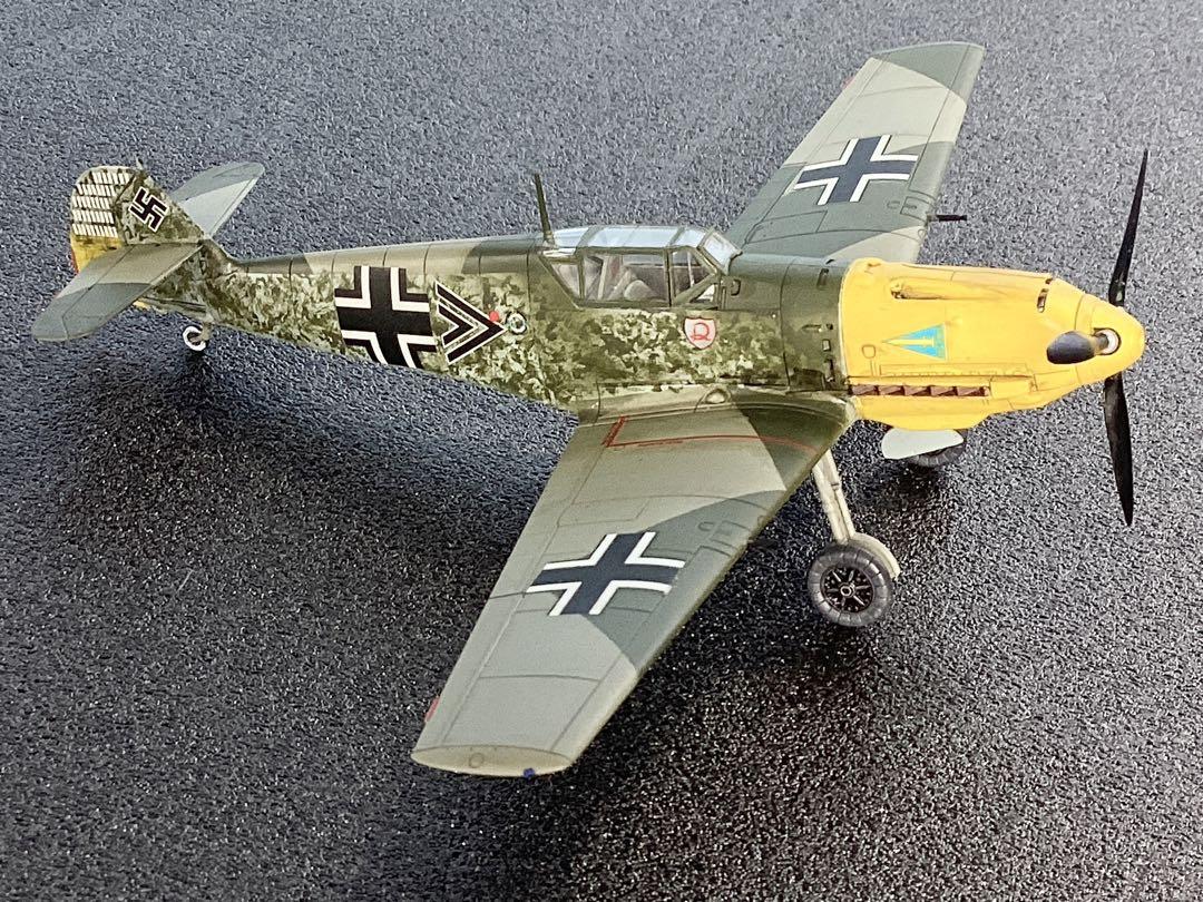 猫の虎
1\72 Bf109G14ハルトマン機+感謝品？
