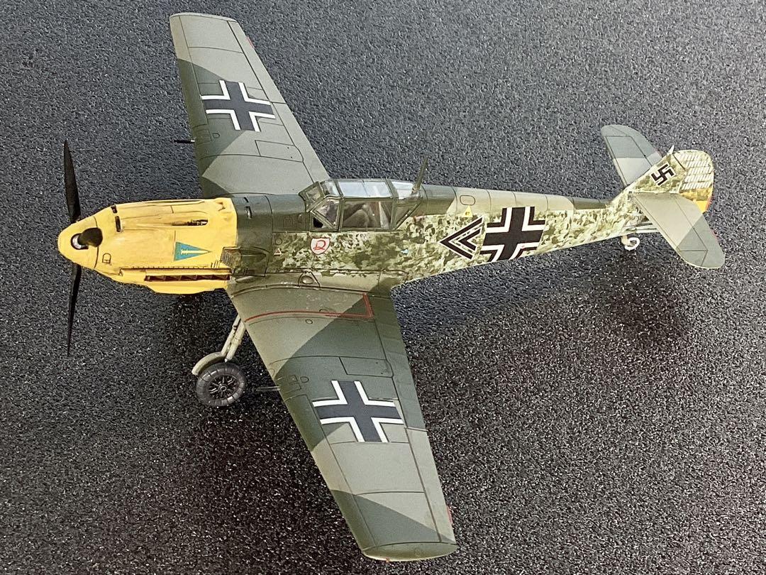 猫の虎
1\72 Bf109G14ハルトマン機+感謝品？