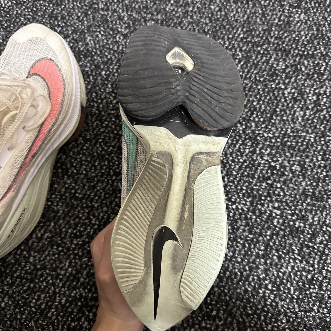 NIKEアルファーフライ