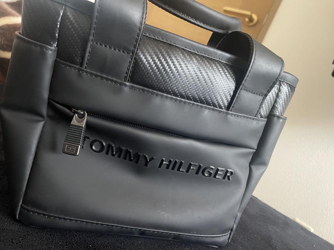 TOMMY HILFIGER ブラックバッグ