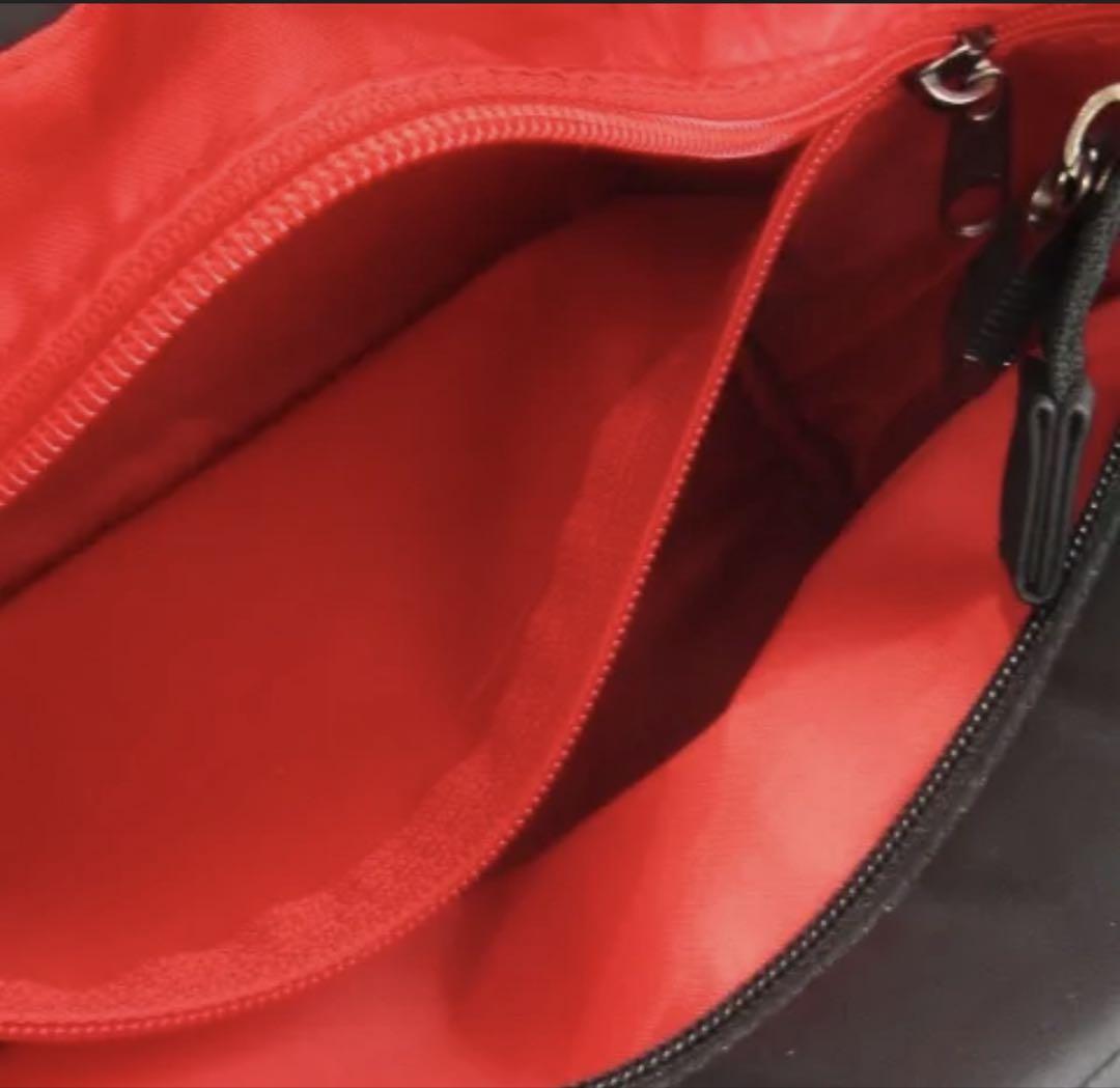 TOMMY HILFIGER ブラックバッグ