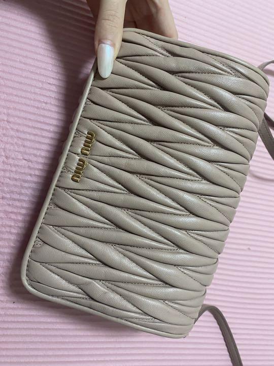 miumiu ショルダーバッグ