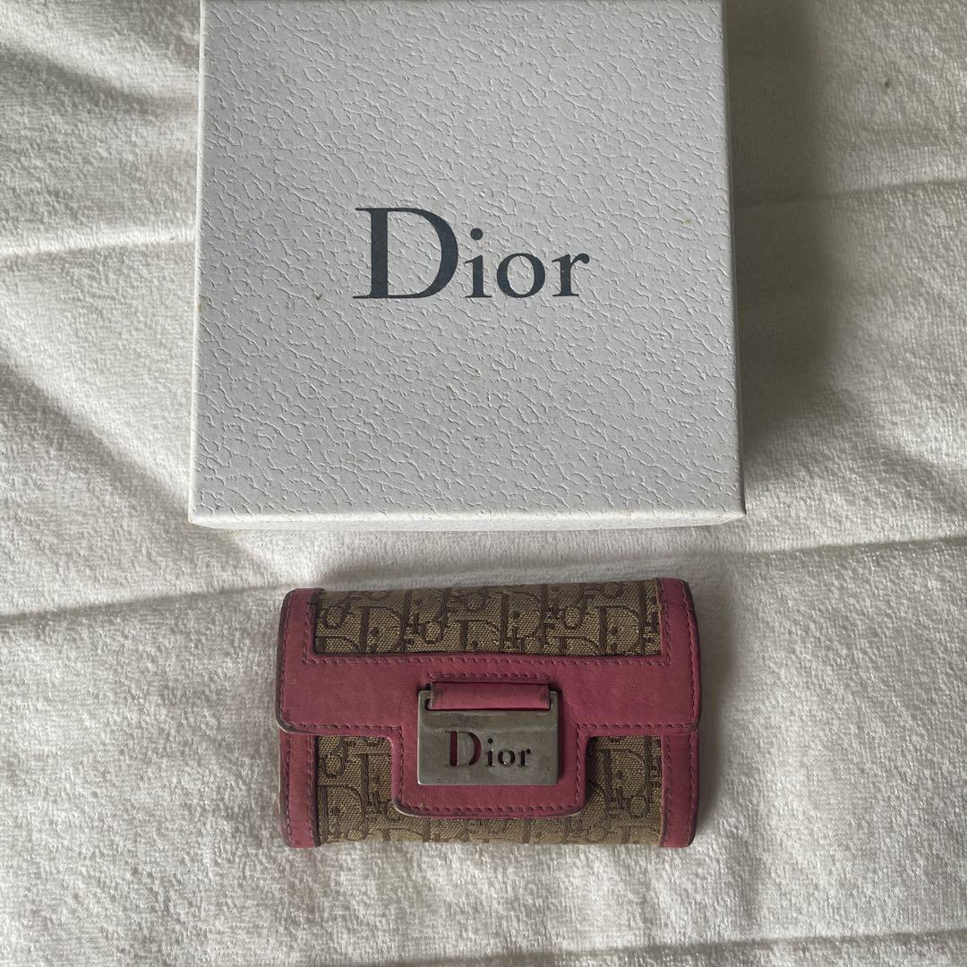 Christian Dior キーケース ロゴデザイン Dior キーケース ピンク ロゴ入り - メルカリ