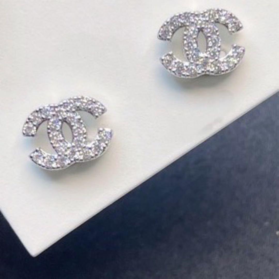 CHANEL ピアス 片耳 厳禁