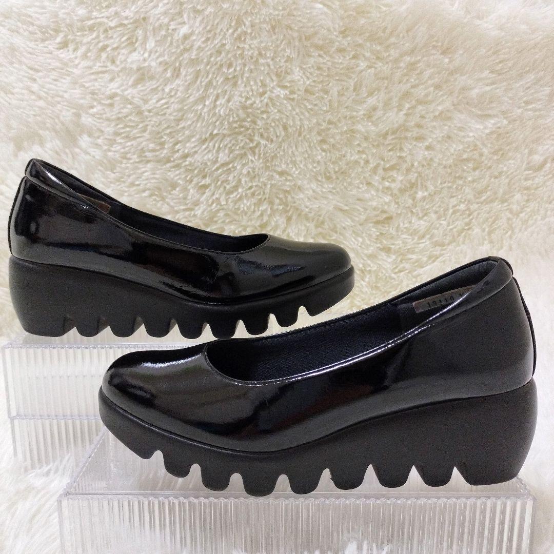 【美品】HILLS AVENUE ブラック エナメルパンプスウェーブソール