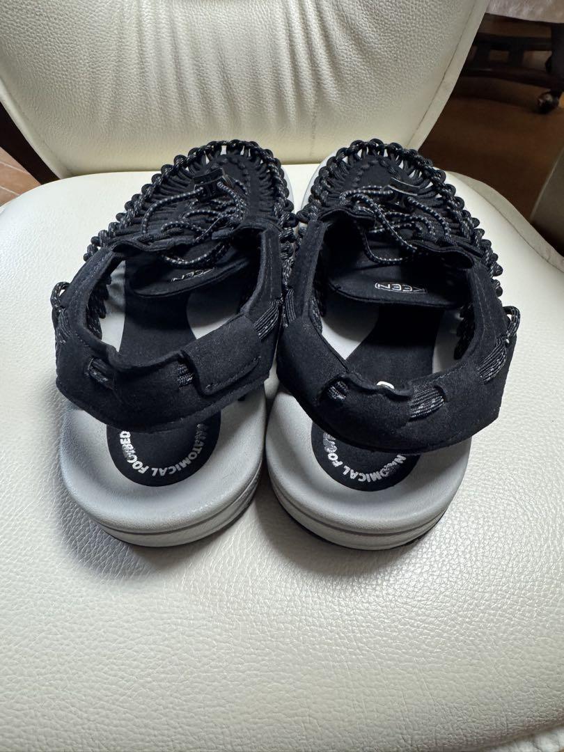 KEEN 編み込みサンダル ブラック