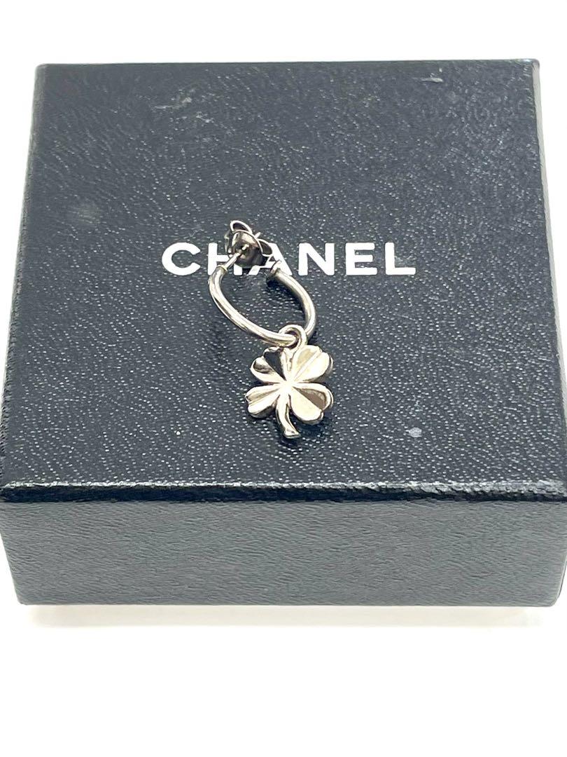 正規品CHANELクローバーモチーフスウィングピアス片方