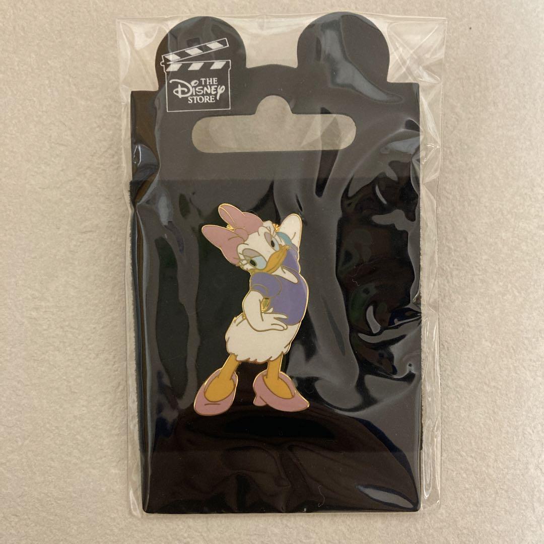 新到着 ディズニーストア ディズニーシー ピンバッジ デイジー 6個 ピンズ・ピンバッジ・缶バッジ
