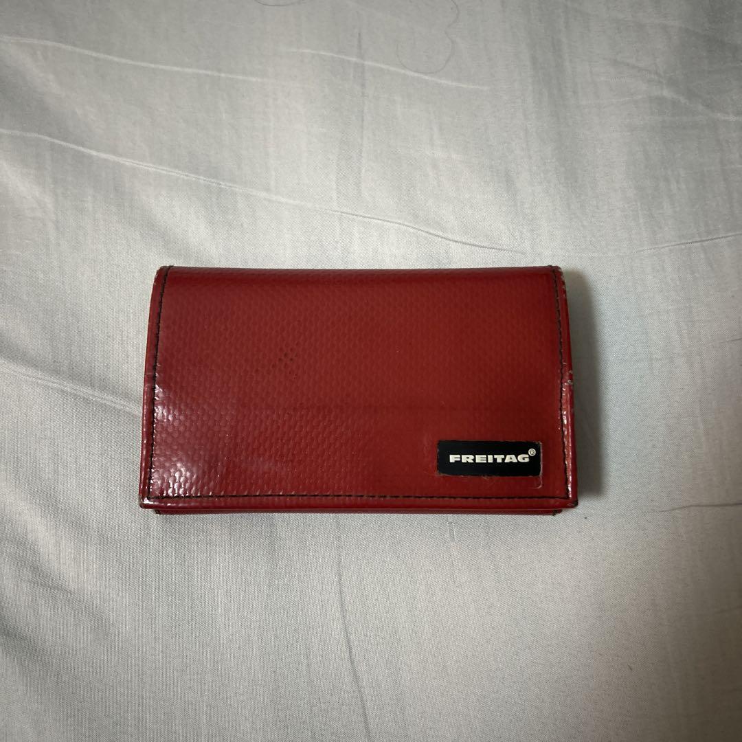 FREITAG 赤 二つ折り財布