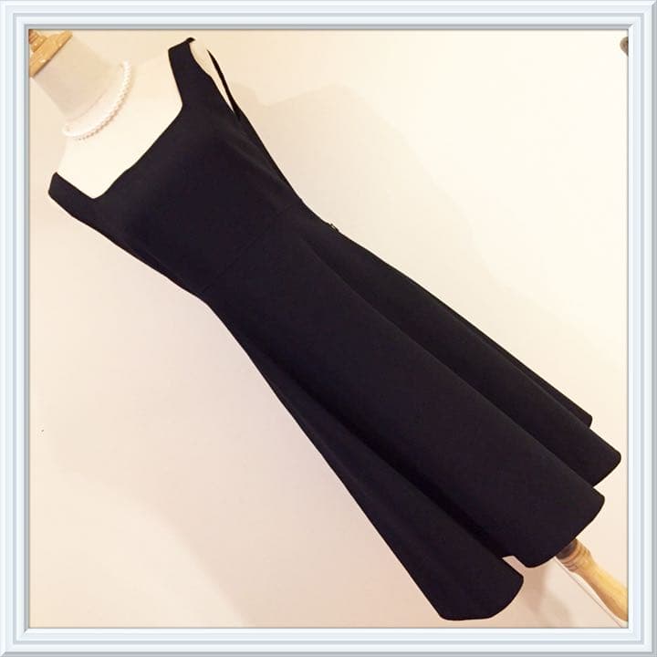 メルカリ 新品同様 フォクシー ブラックフォーマルワンピース フレア ひざ丈 黒 ひざ丈ワンピース 29 800 中古や未使用のフリマ