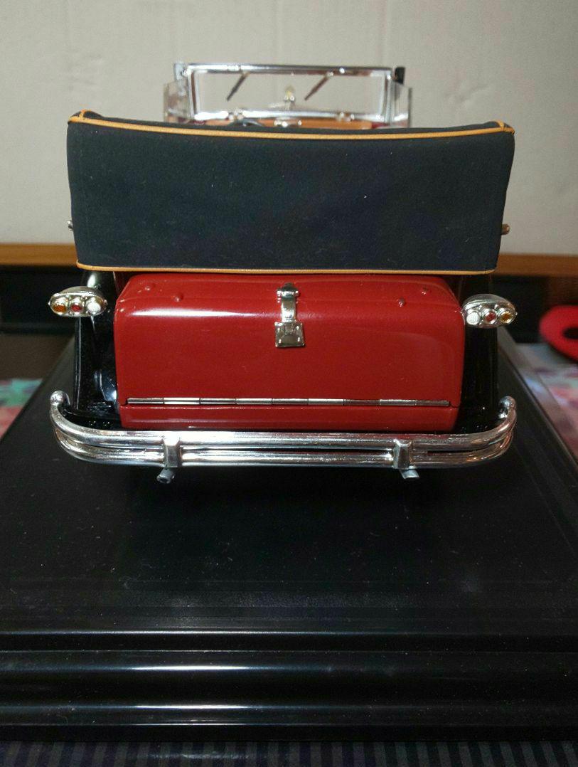 1:18ミニカー☆1932 Maybach DS 8 Zeppelin