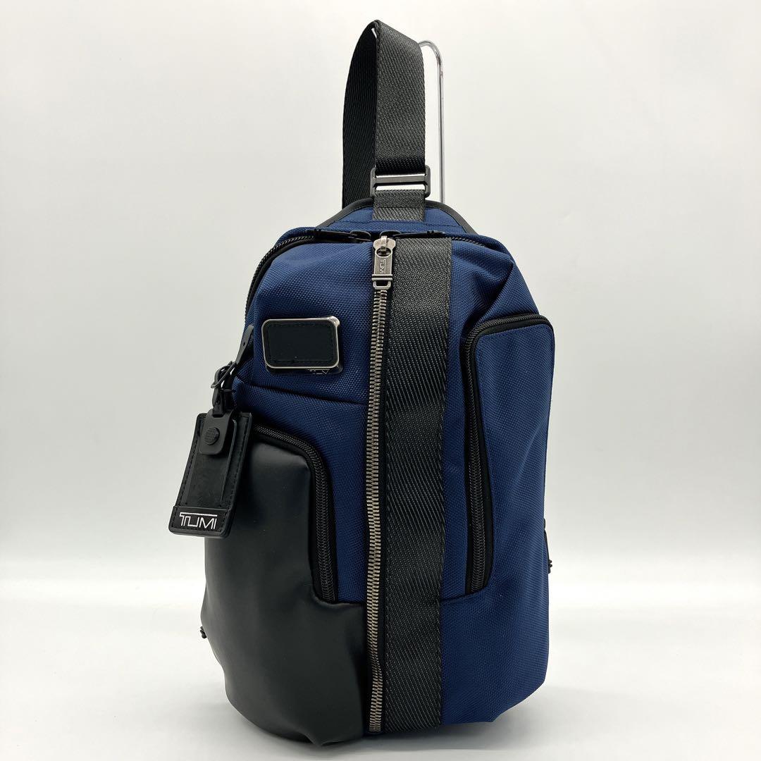 美品【TUMI】ボディバッグ ALPHA BRAVO ナイロン ネイビー 軽量