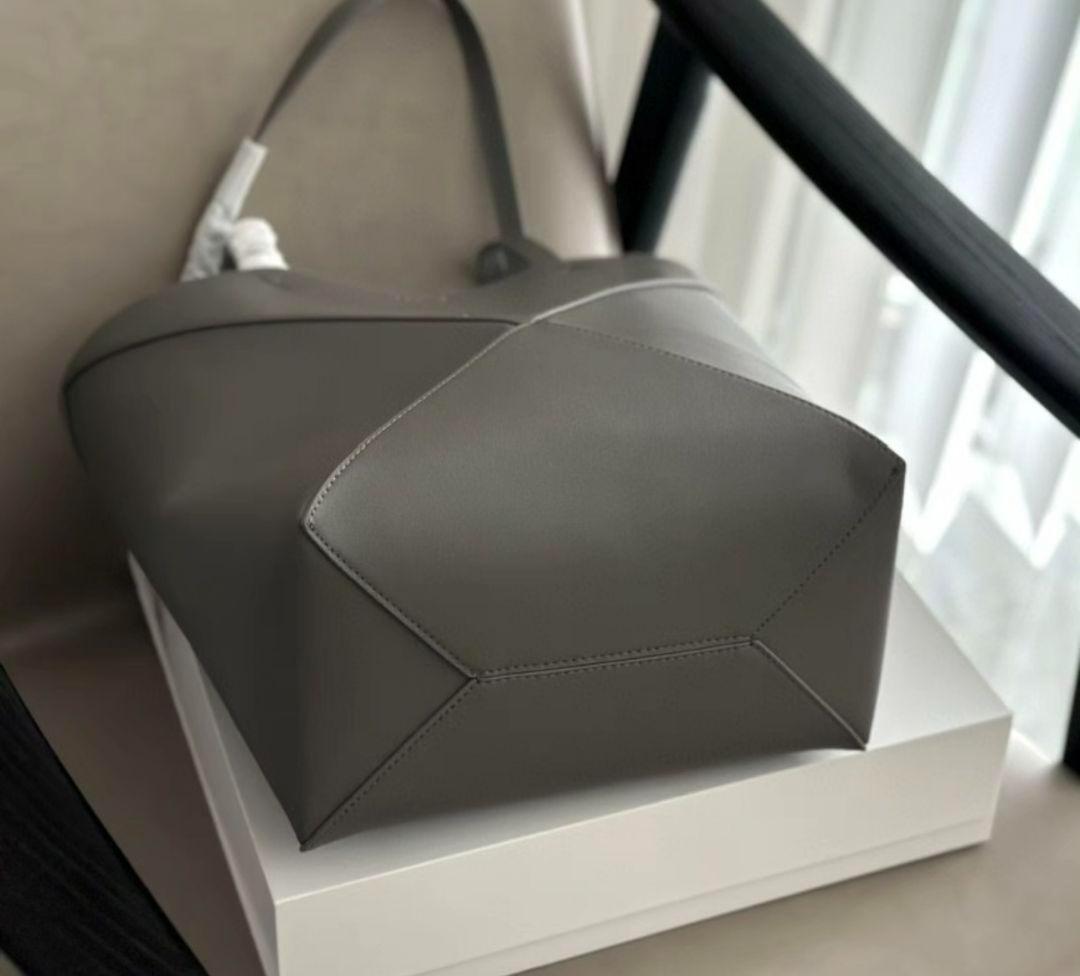 LOEWE グレー トートバッグ