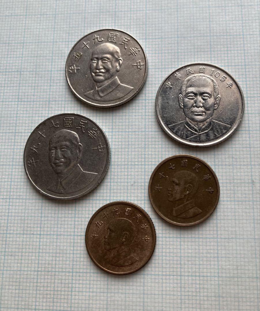 旧貨幣 コイン セット　アルバム入り135枚 コインアルバム 旧貨幣 古銭 外国貨幣 - メルカリ