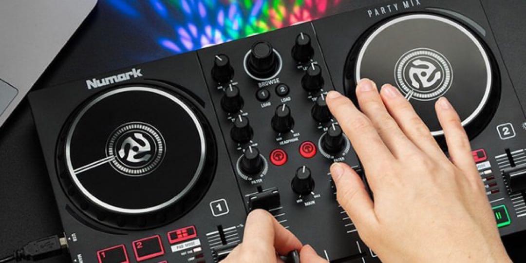 Numark Party Mix コントローラー