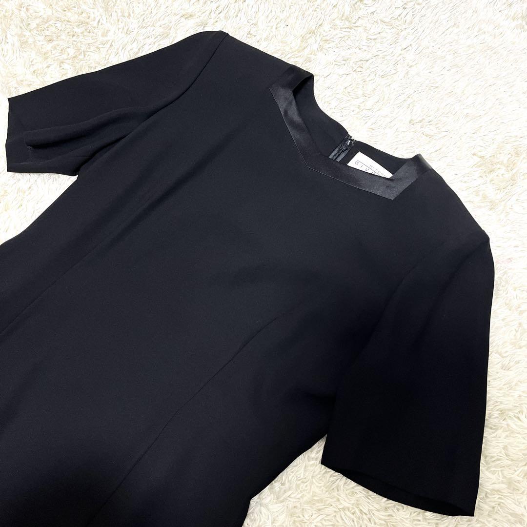 卍 GIVENCHY