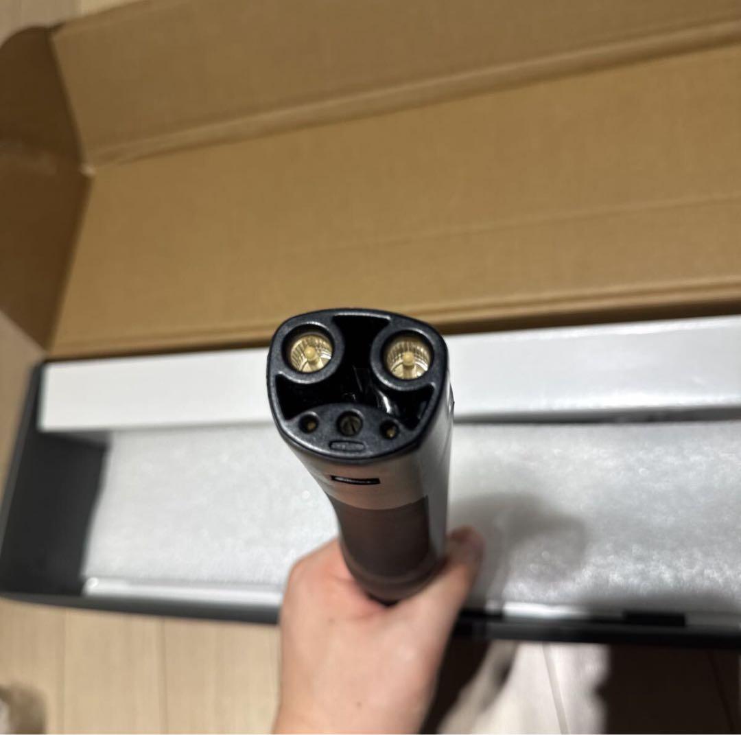 Tesla 充電ケーブル