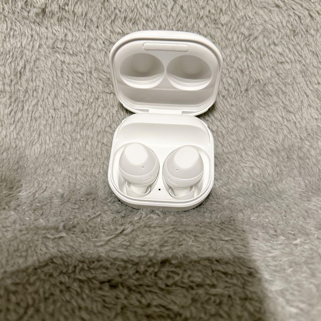 Samsung Galaxy Buds FE ホワイト サムスン 箱・付属品あり