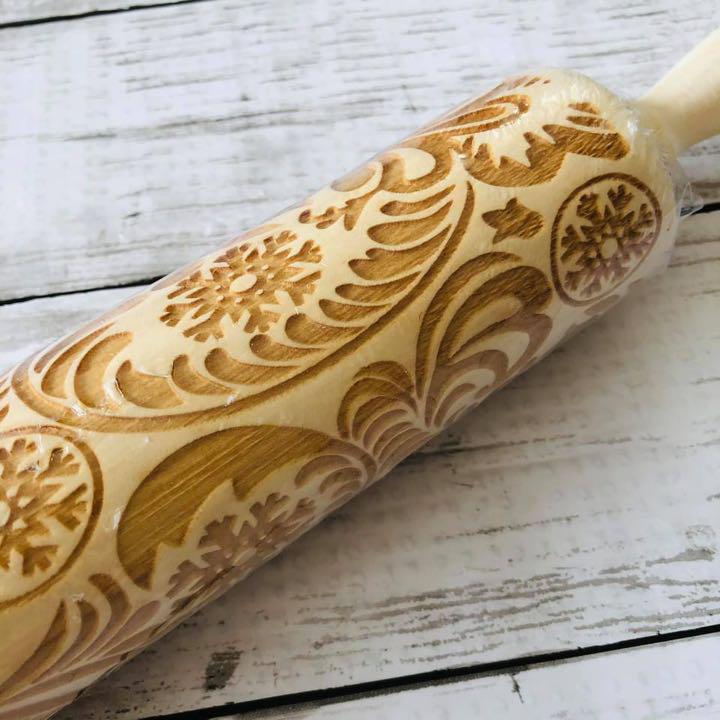 高品質人気 エンボスローラー お菓子作り クッキング 焼き菓子 型 l1b4m-m65058267448 木製麺棒 花柄 クッキー 超激得得価