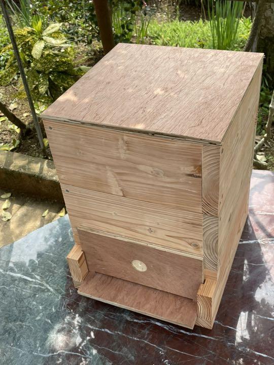日本蜜蜂重箱式巣箱ハニーズハウス！五段セット！送料無料！ 楽天市場】日本蜜蜂 巣箱 ニホンミツバチ 日本みつばち 重箱式