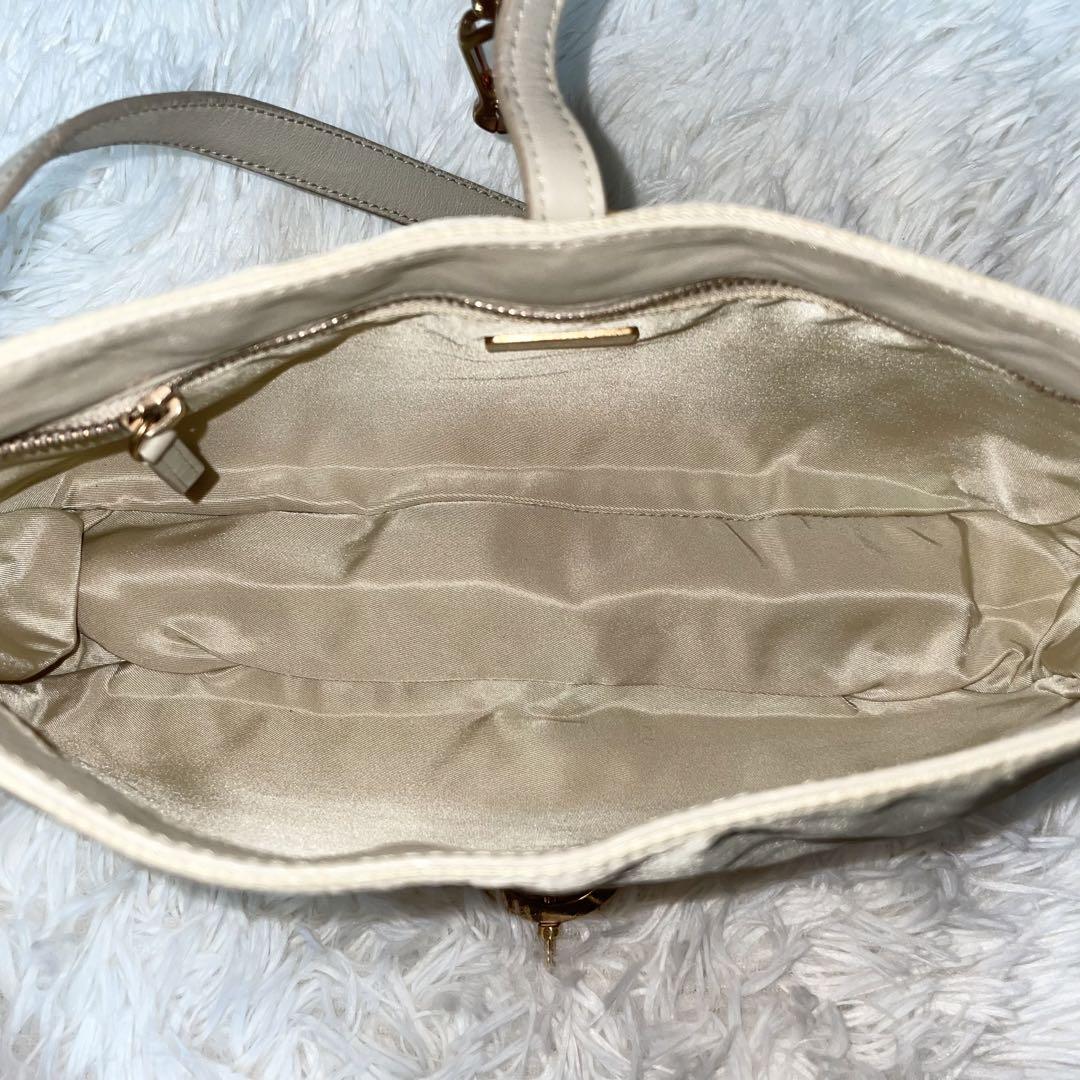【美品】PRADA プラダ　アクセサリーポーチ　ベージュ　三角ロゴ　ゴールドロゴ