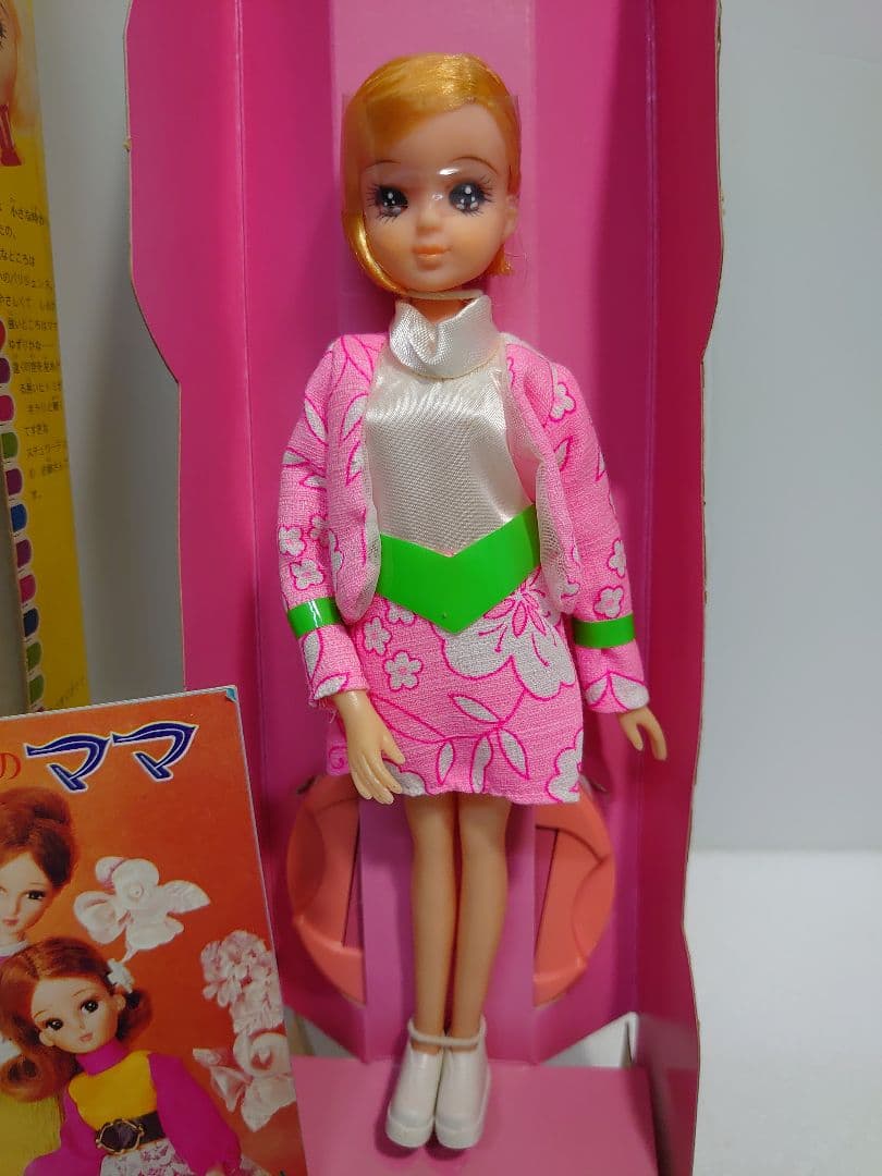 2代目リカちゃんのお姉さんリエちゃん★開封済 2代目リカちゃんのお姉さんリエちゃん★開封済