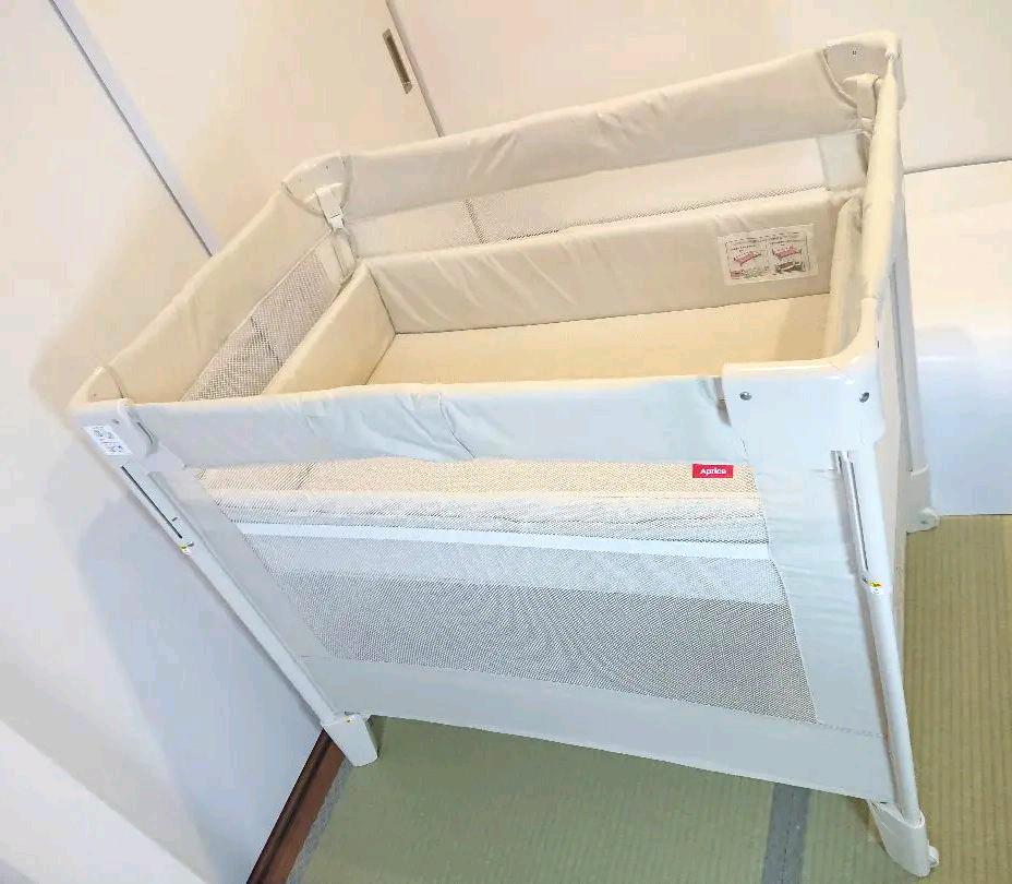 【美品】アップリカ ココネルエアー ミルク ベビーベッド キャスター付き