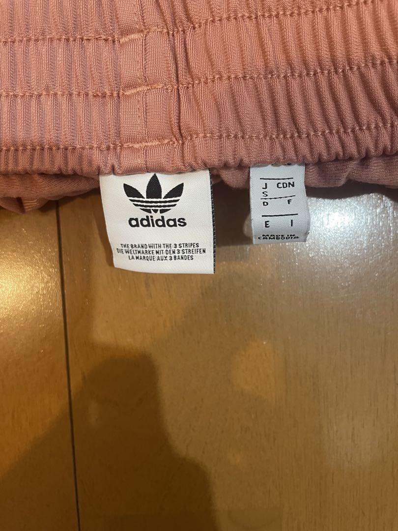 【美品】adidas ピンク ショートパンツ 3本ライン 【美品】adidas ピンク ショートパンツ 3本ライン
