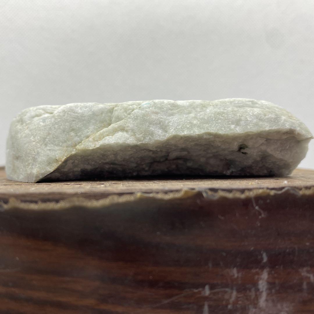 【P074】糸魚川産　翡翠　207g　天然石　ヒスイ　パワーストーン　素材