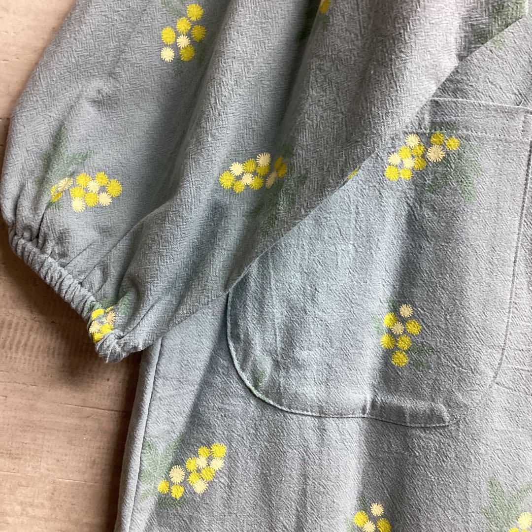 保育士エプロン 背開き割烹着 ナチュラル 綿100% 洗い加工 ミモザ柄 - メルカリ 保育士エプロン 背開き割烹着 ナチュラル 綿100% 洗い加工 ミモザ柄 - メルカリ