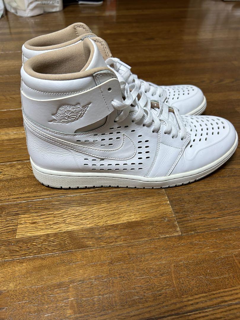 NIKE