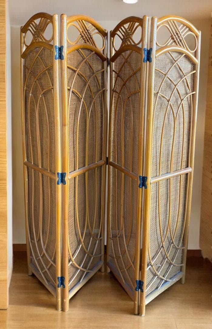 昭和レトロ★凝ったデザイン ラタン4連パーテーション レトロな雰囲気が逆にモダン 昭和レトロ★凝ったデザイン ラタン4連パーテーション レトロな雰囲気が逆にモダン