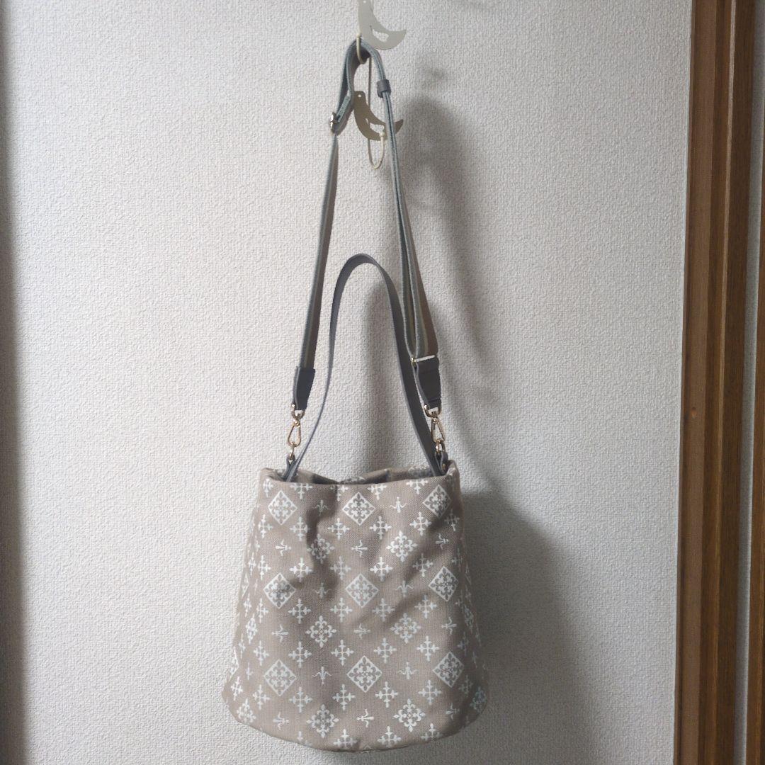 【再入荷】 ラシット バケツショルダーバッグ ベージュ トートバッグ - メルカリ バッグ
