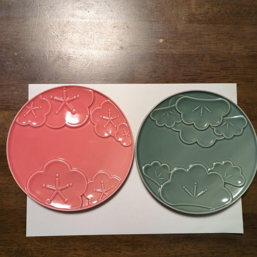 松と梅模様の陶器皿 2枚セット