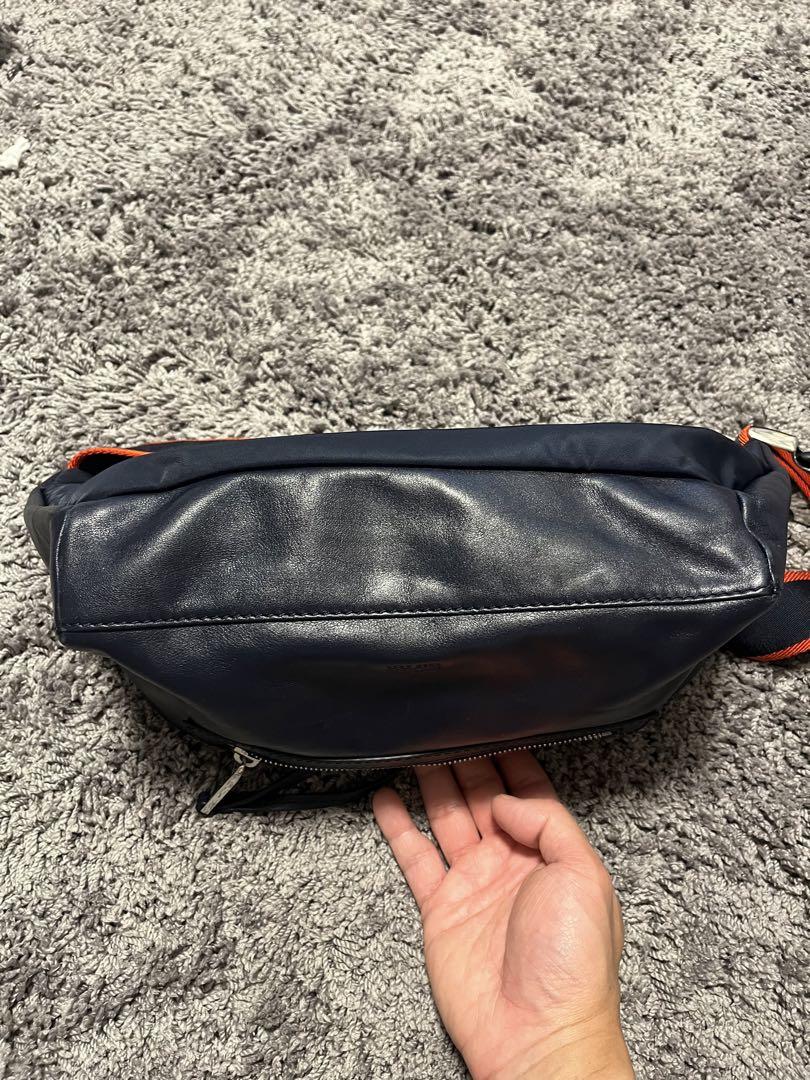 高評価なギフト ヒューゴボス BOSS HUGO 美品 ネイビー バッグ ウエストポーチ バッグ