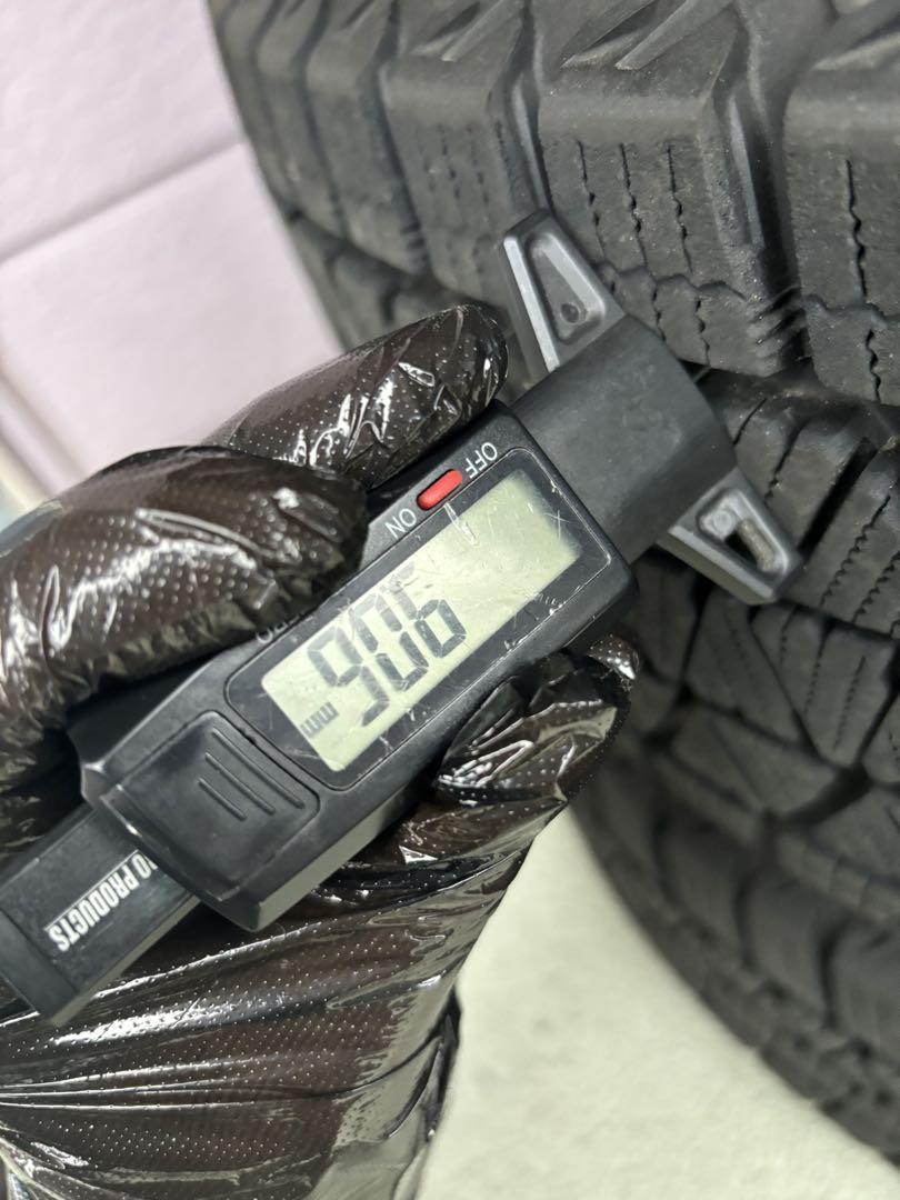 ブリヂストン BLIZZAK DM-V3 センサー付き 225/65R17