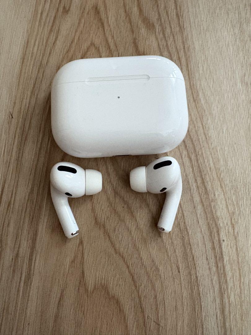 逆輸入 セット】AirPods Pro本体（両耳）と充電ケース - メルカリ イヤホン