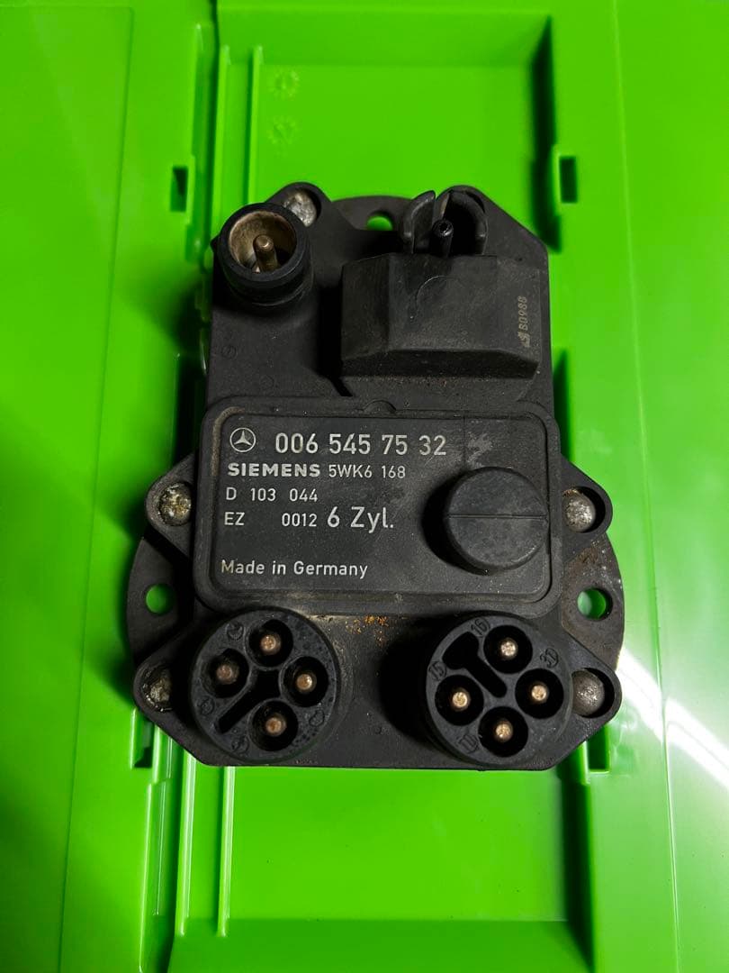 メルセデスベンツ　イグニッションモジュール