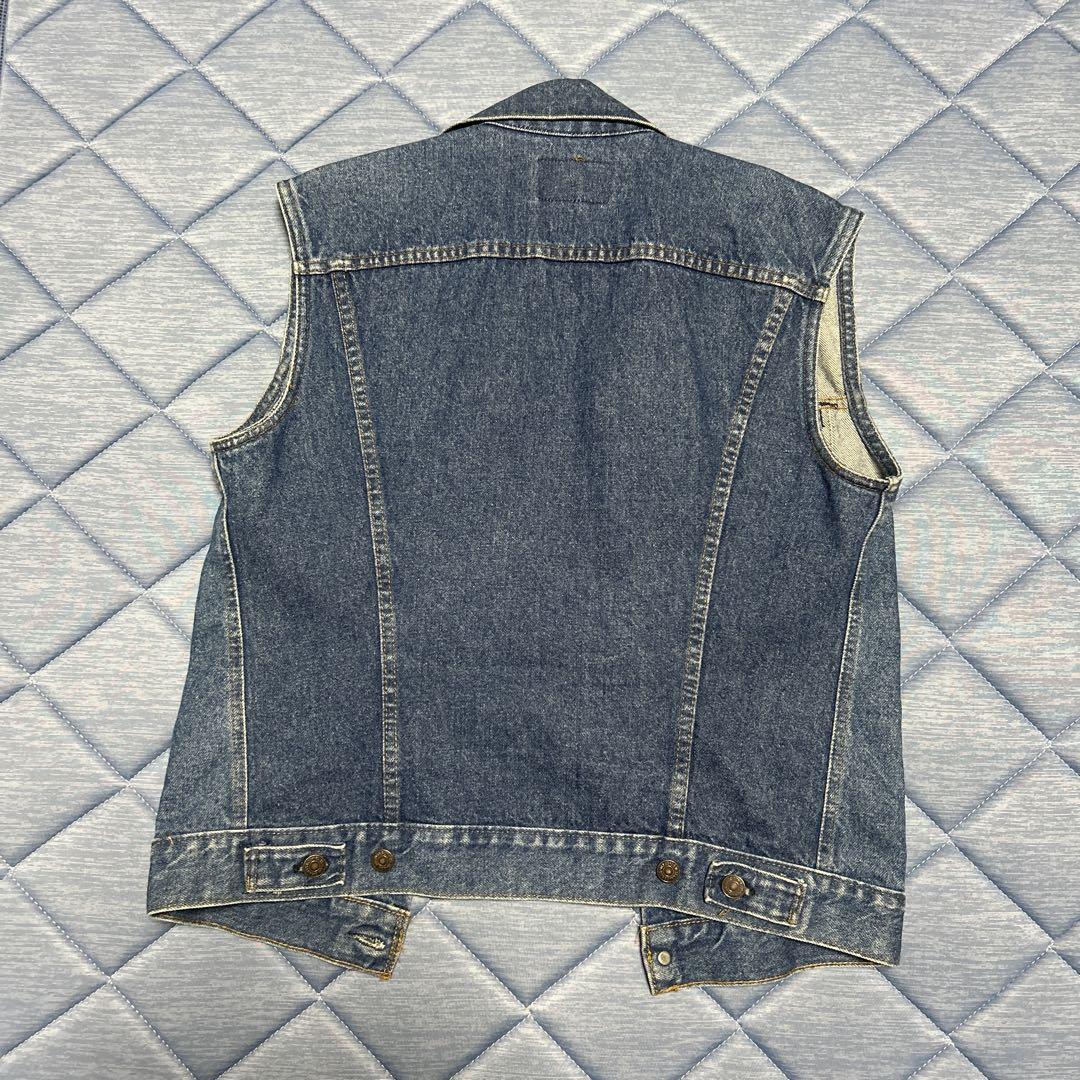 Levi's デニム ベスト　USA表示Ｓサイズ　日本のM相当です。