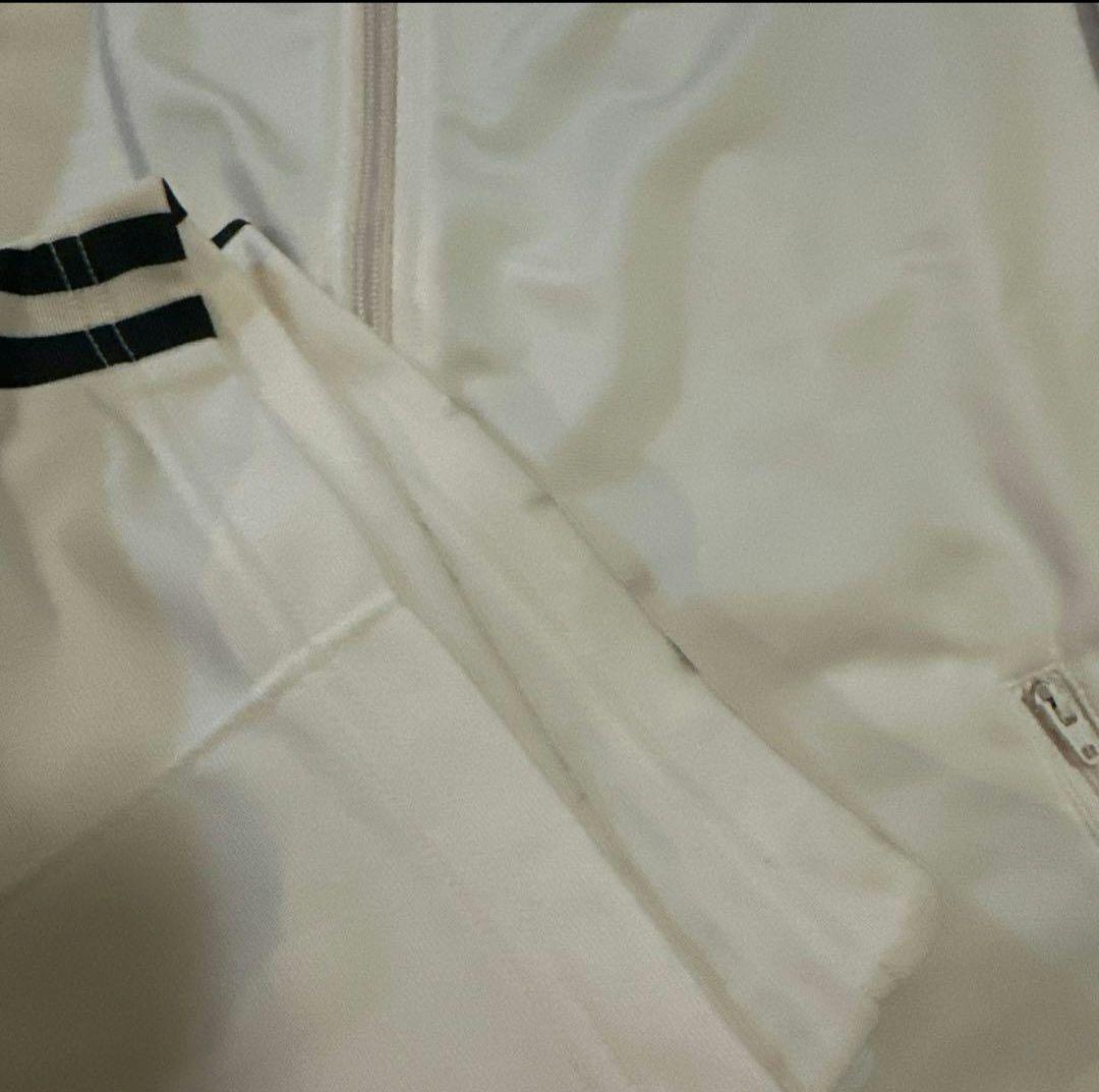 adidas 3ストライプ ホワイトジャージ上下セット 完売